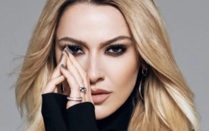 Hadise:”Dijital Platformlarda Bir Şeyler Dönüyor!”